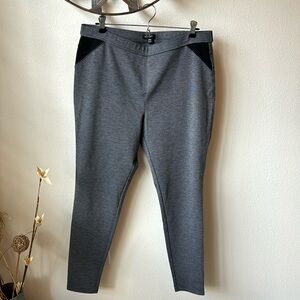 Metaphor gray pant